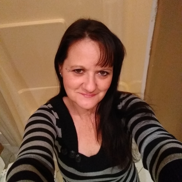 Meet your Posher, Terrie - Picture 2 of 2